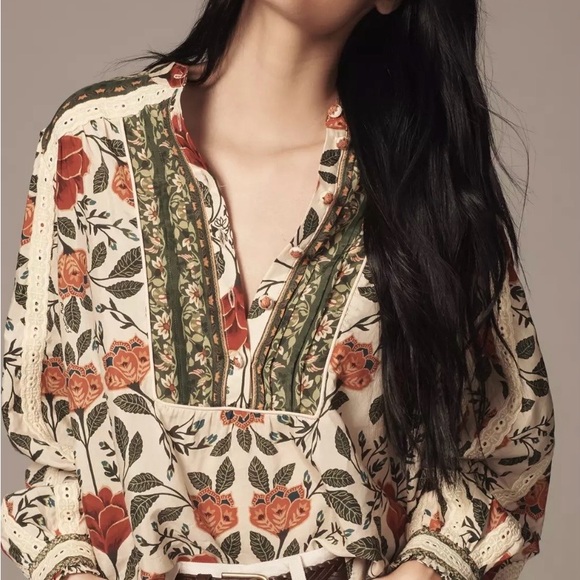 FARM Rio Multicolor Floral Blouse - Picture 2 of 9